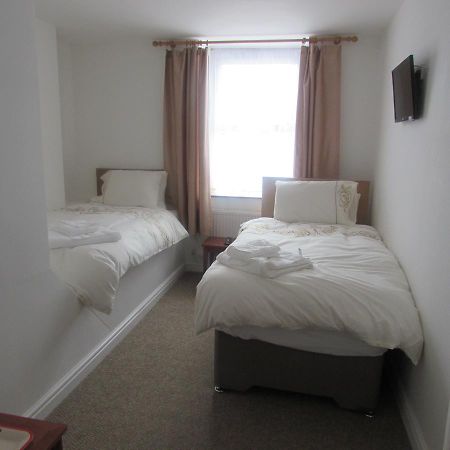 Lord Nelson Hotel Rhymney Extérieur photo
