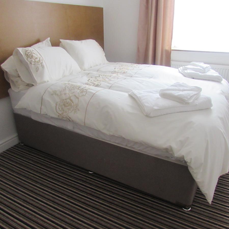 Lord Nelson Hotel Rhymney Extérieur photo