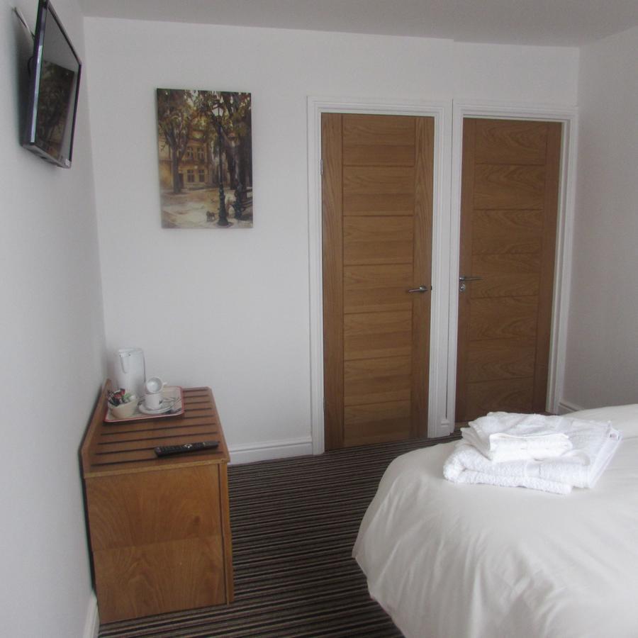 Lord Nelson Hotel Rhymney Extérieur photo